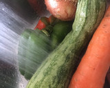 Foto del paso 3 de la receta: ARROLLADO DE POLENTA RELLENO CON ACELGA Y ZUCHINIS (bañado con salsa blanca) 🤩🤗😋🧅🫑🥬🥒😋🤩