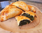 Foto del paso 5 de la receta: Empanadillas vegetarianas de espinacas y piñones al horno