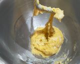 Foto del passaggio 2 della ricetta Frappe glassate con zucchero colorato a modo mio