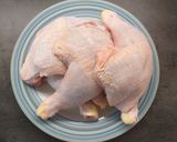 Fehérboros sült csirkecomb vele sült hagymával recept fázis 1 fotója