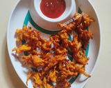 कुरकुरीत कांदा भजी (Kanda Bhajji Recipe In Marathi) रेसिपी स्टेप 4 फोटो