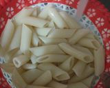 A picture of step 2 of White sauce Pasta.