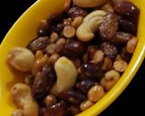 A picture of step 3 of Fried dry fruits dry chutney (Chevdo).