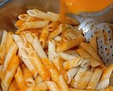 A picture of step 3 of Penne in red sauce with herbs.