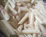 A picture of step 5 of White sauce pasta.