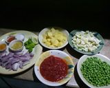A picture of step 1 of Mix bhujia.