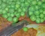 A picture of step 2 of Mushroom Matar.