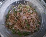A picture of step 2 of Radish paratha.
