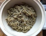 รูปขั้นตอนการทำที่ 6 ของ Oriental Meal : บะหมี่ไก่ย่างซุปดำ