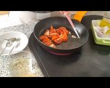 Foto del paso 4 de la receta: Filete de Merluza en Salsa de Tomate, Ajo y Albahaca
