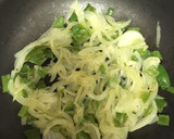 Foto del paso 2 de la receta: Migas de bacalao con tomate
