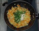 Foto langkah ke 3 dari resep Risol Isi Wortel dan Kentang.