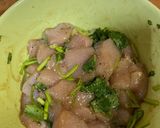 รูปขั้นตอนการทำที่ 1 ของ ไก่อบใบผักชี