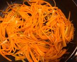 A picture of step 1 of Five-Color Noodle Salad (Bún trộn ngũ sắc).