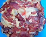 Foto del paso 3 de la receta: Carne magra seca de cordero en salazón secada al sol