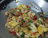 Foto langkah ke 5 dari resep Nasi Goreng Pete Komplit.
