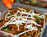 Foto langkah ke 5 dari resep Mie Goreng Ayam (Enak, Mudah & Hemat).