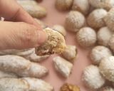 A picture of step 4 of Semolina Maamoul with Walnuts.
