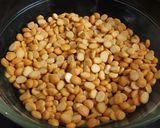 A picture of step 2 of Elephant foot yam vadai.