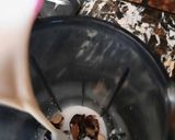 A picture of step 3 of Dates shake.