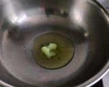 A picture of step 1 of Rava sheera.