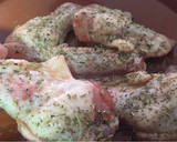 Foto del paso 1 de la receta: Alitas de pollo al horno con avena y salsa vinagreta de Almendras y pasas