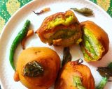 A picture of step 6 of Vada Pav Ulta.