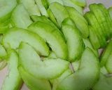 Hình bước làm 2 của món Canh bí xanh nấu rong biển tôm khô