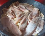 Foto del paso 3 de la receta: Salteado de pescadilla, cebolla y morrón