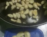 Foto langkah ke 1 dari resep Bawang Putih Goreng Renyah.