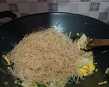 Foto langkah ke 5 dari resep Bihun Goreng.