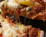Foto langkah ke 9 dari resep Chicken Mushroom Pizza.