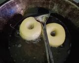 Foto langkah ke 5 dari resep Donat empuk tanpa mikser.