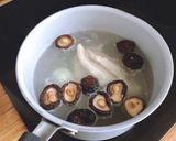 Hình bước làm 1 của món Súp Gà Nấm Rau Củ (Soupe De Poulet Aux Champignons & Légumes)