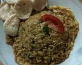 Foto langkah ke 5 dari resep Nasi Goreng Ekstra Telur.