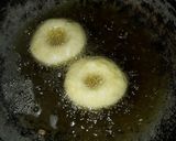 Foto langkah ke 5 dari resep Donat Menul untuk Pemula Anti Gagal Tanpa Telur.