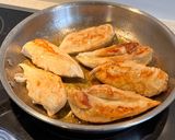 Foto del paso 1 de la receta: Supremas de pollo de corral en salsa de curry y verduras