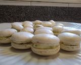 Foto del paso 3 de la receta: Macarons de cajú con relleno de queso y albahaca