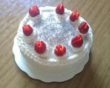 Foto del paso 2 de la receta: Relleno de crema con frutillas🍓🍓🍓
