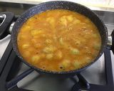 Une image de l'étape 4 de Purée aux deux pommes de terre, curcuma, ail et persil.