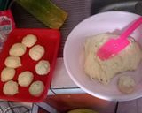 Foto langkah ke 2 dari resep Donat Empuk Lembut.
