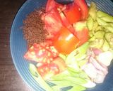 Foto langkah ke 2 dari resep Sambal tumis pindang mangga ala rika.