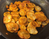 Foto del paso 8 de la receta: Patatas al pimentón con carne a la plancha