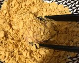 Gambar langkah 4 resipi Ayam Crispy Cornflakes.