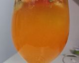A picture of step 4 of Fruit sangria.