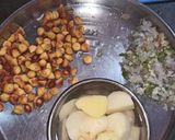 आलू और मूंगदाल की बरी की सब्जी (Aloo aur moongdal ki bari ki sabzi recipe in Hindi) रेसिपी चरण 1 फोटो