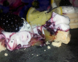 Foto del paso 8 de la receta: Mini pavlovas de lemon curd, nata y moras