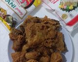 Foto langkah ke 5 dari resep #826. Ayam Goreng Kremes.