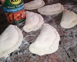 A picture of step 4 of Koo Mixed Veg Curried Pies.