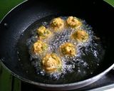 A picture of step 5 of Moringa Pakoda.
